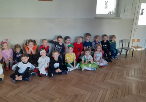 Zdjęcie grupowe dzieci z gr III