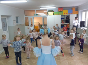 Przedstawienie baletowe dla dzieci "Piruet"