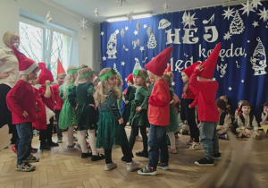 Dzieci z grupy II podczas swojego występu