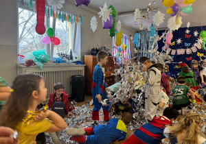 Zimowe szaleństwo na balu - czyli srebrne kawałki folii