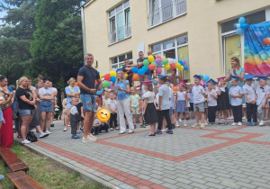 Pani dyrektor składa podziękowania radzie Rodziców