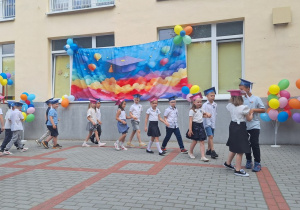 Starszaki tańczą Poloneza
